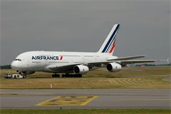 WORLD AIRPORT CLASSICS : Paris (2010)