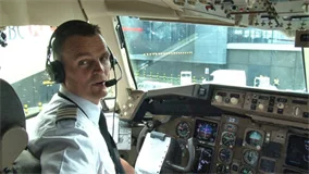 Just Planes Downloads - Icelandair 767-300ER (DVD)